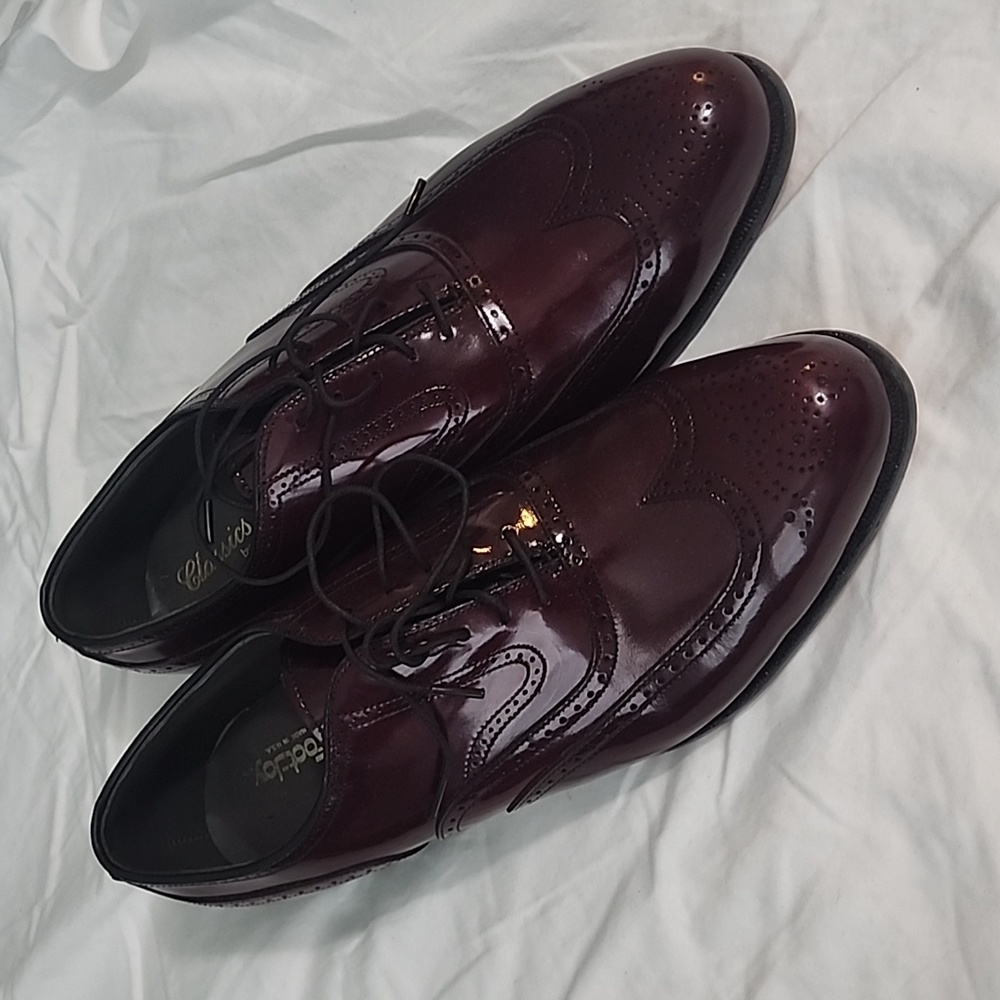 Footjoy burgundy golf shoes 9.5